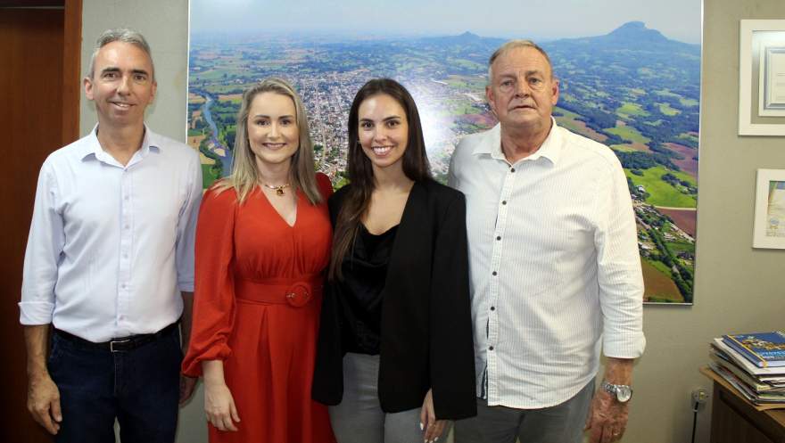 Paulo Butzge,Tanaela Muller, Paula Carulina Butzge e Nestor Ellwanger