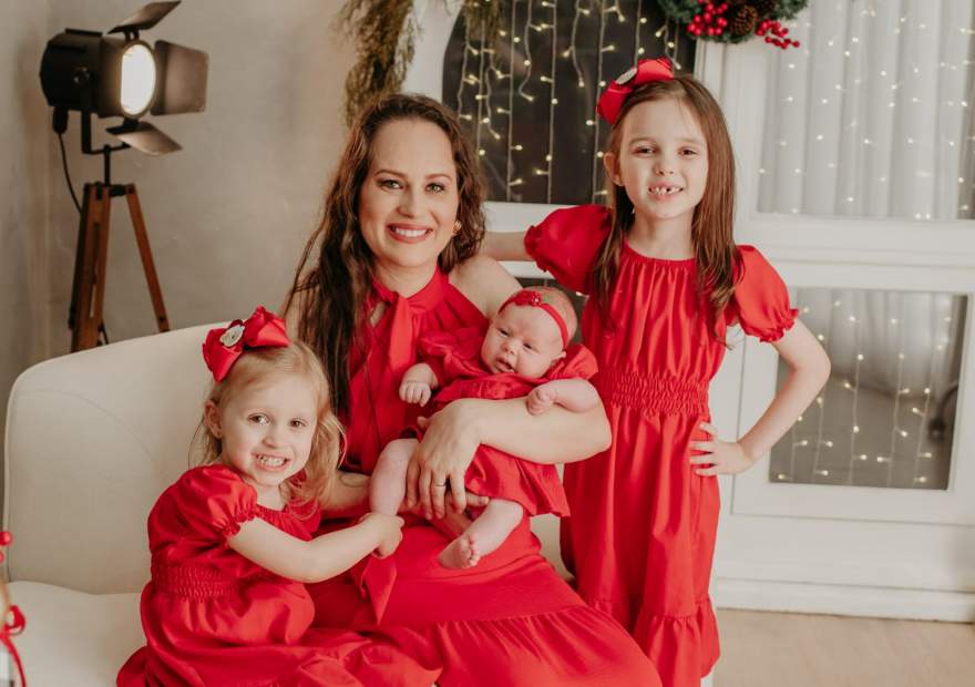 Danielle Cristine Kellermann Kaercher de Souza, mãe de Manuela, Vitória e Angelina Kaercher de Souza
