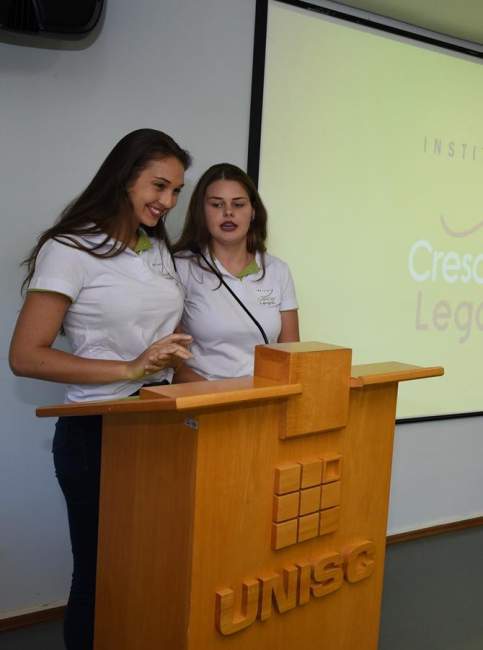 As oradoras da turma, Beatriz e Maira - Fotos: Divulgação - Instituto Crescer Legal 