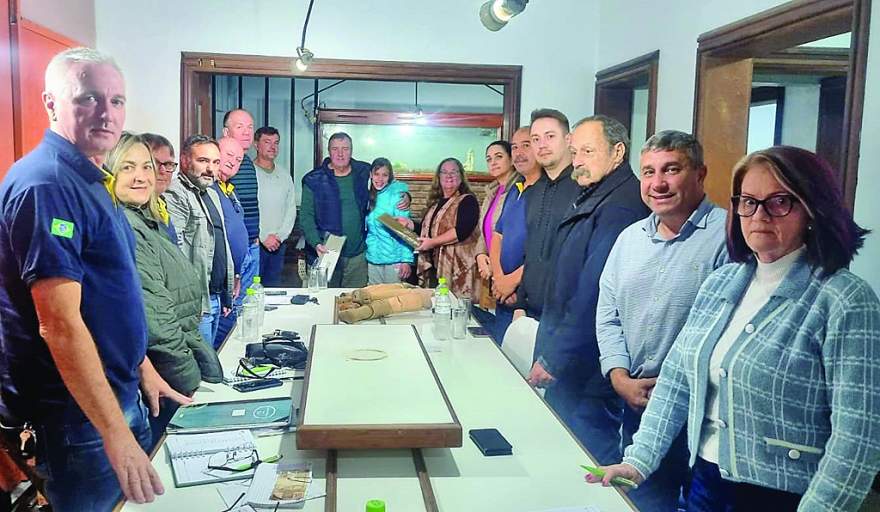 Membros do Rotary Club de Candelária reuniram-se com a família para oferecer apoio