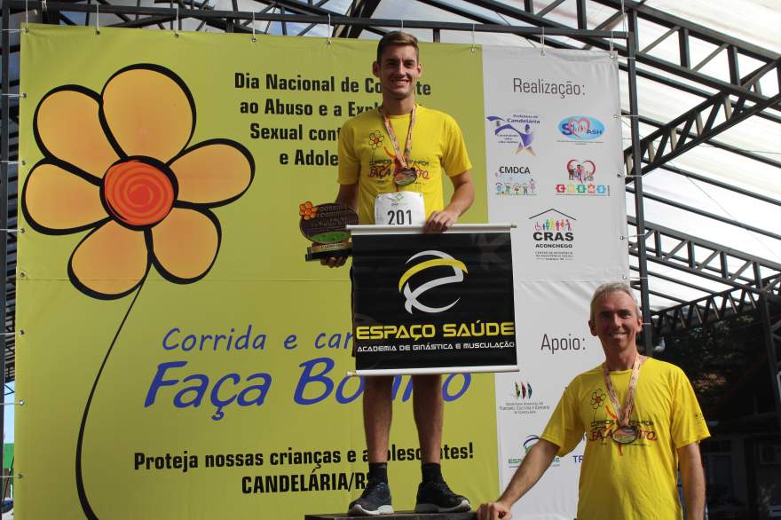 Premiação 20/24 anos masculino 8km