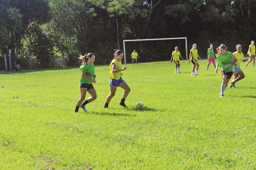 Jogos de futebol feminino ocorrem domingo, 26, às 9h, no campo do  Lepage