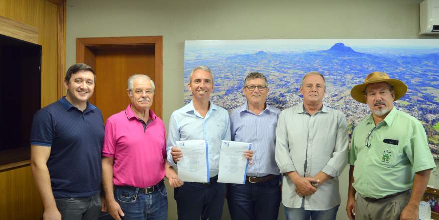 Dionatan Tavares, Bernardo Rizzi, Paulo Butzge, Marco Treichel, Nestor Ellwanger e Juarez da Rosa Candido presentes ao ato de nomeação