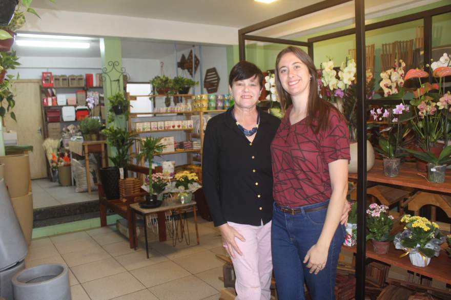 Estela e Cristine Boettger, da Floricultura Botucaraí