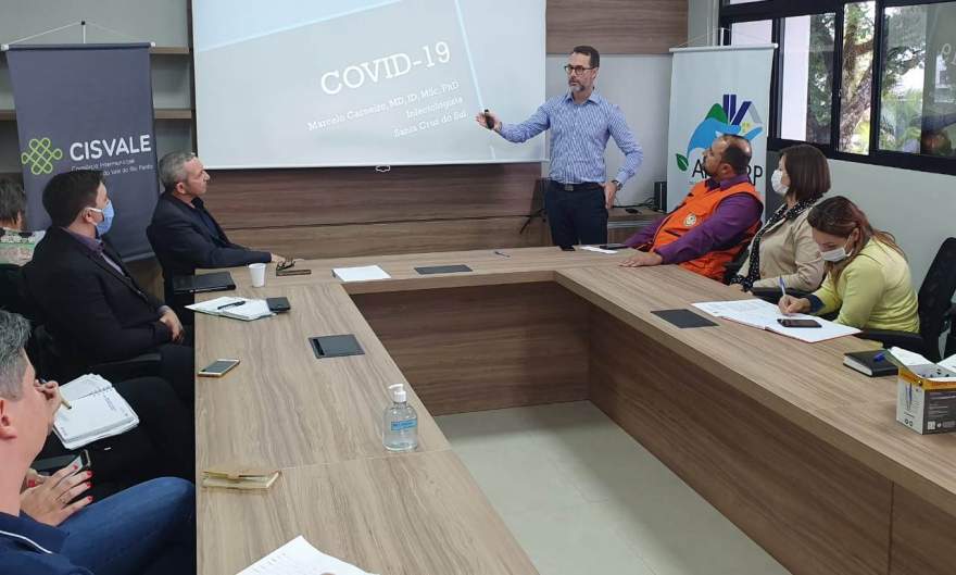 Infectologista explicou pesquisa que pretende apurar o tamanho da contaminação em cada cidade (Foto: Pedro Garcia/Gazeta)