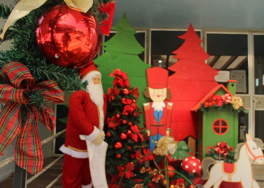 Decoração já traz um ar natalino pelas ruas do município