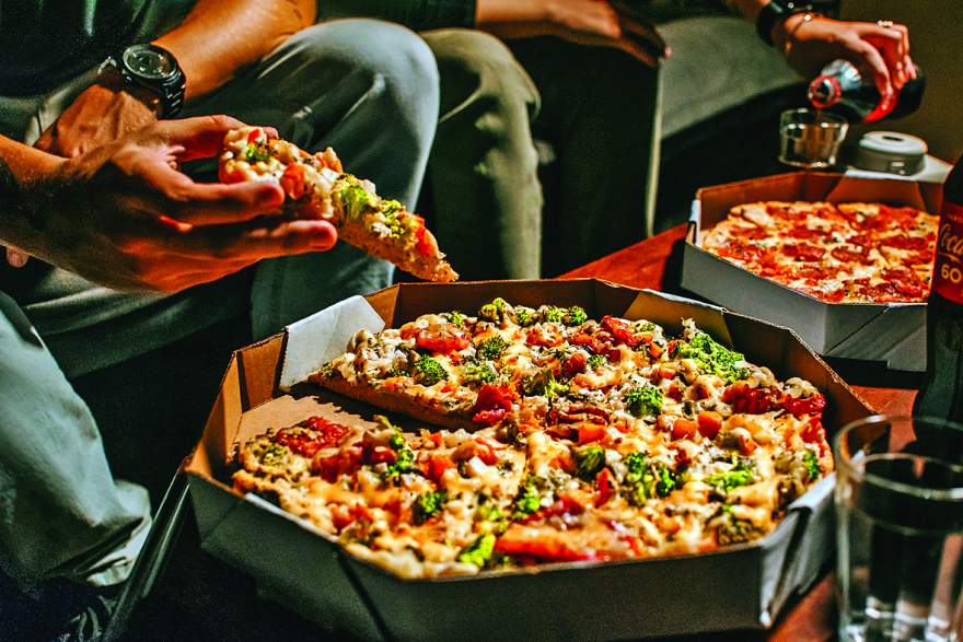 A melhor forma de comemorar o Dia da Pizza é com os combos promocionais da Una
