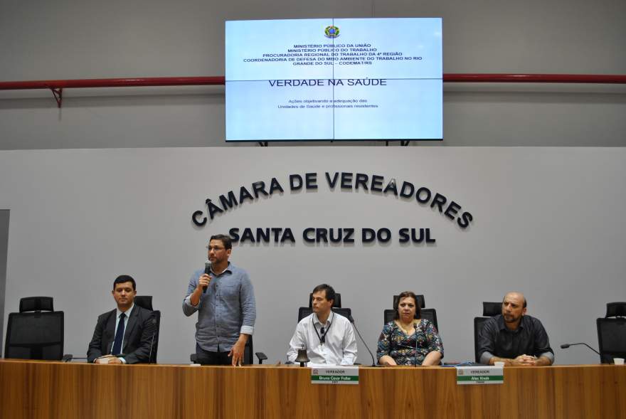 Audiência coletiva foi realizada na Câmara de Vereadores de Santa Cruz do Sul - Crédito: Divulgação / MPT