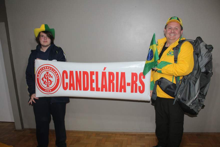 João Vitor e Marcos irão levar a faixa com o nome de Candelária nos jogos do Brasil na Copa do Mundo da Rússia