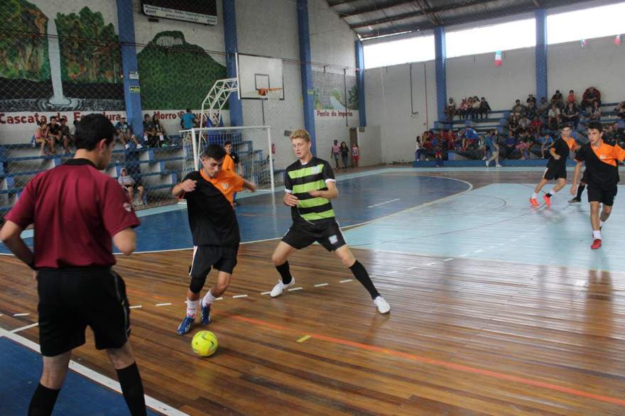 Na final do Futsal Juvenil Masculino, Guia Lopes venceu o Lepage por 2 a 1 - Crédito: Tiago Mairo Garcia - Folha de Candelária