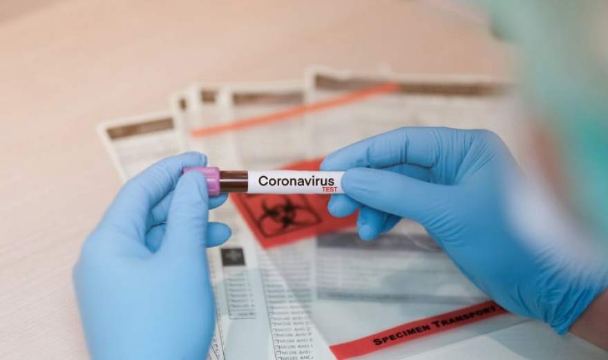 Teste irá indicar se a garota tem ou não o novo coronavírus