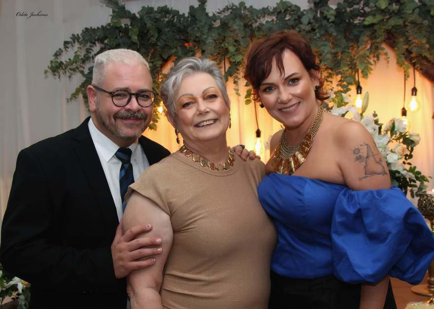 Tânia Maria Steindorff Steil, mãe de Cesar Augusto Steil e Ana Carolina Steil)