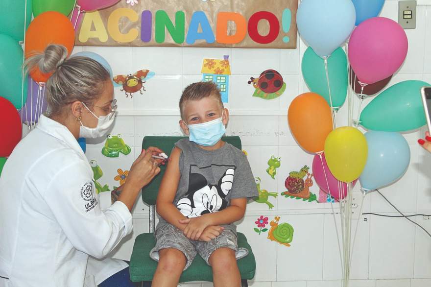 Imunizado: com cinco anos, Joaquim Machado Schunke se vacinou durante a semana