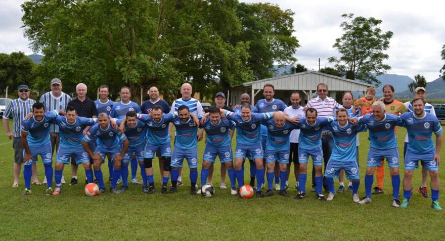 A equipe de veteranos do Olarias que jogou no domingo