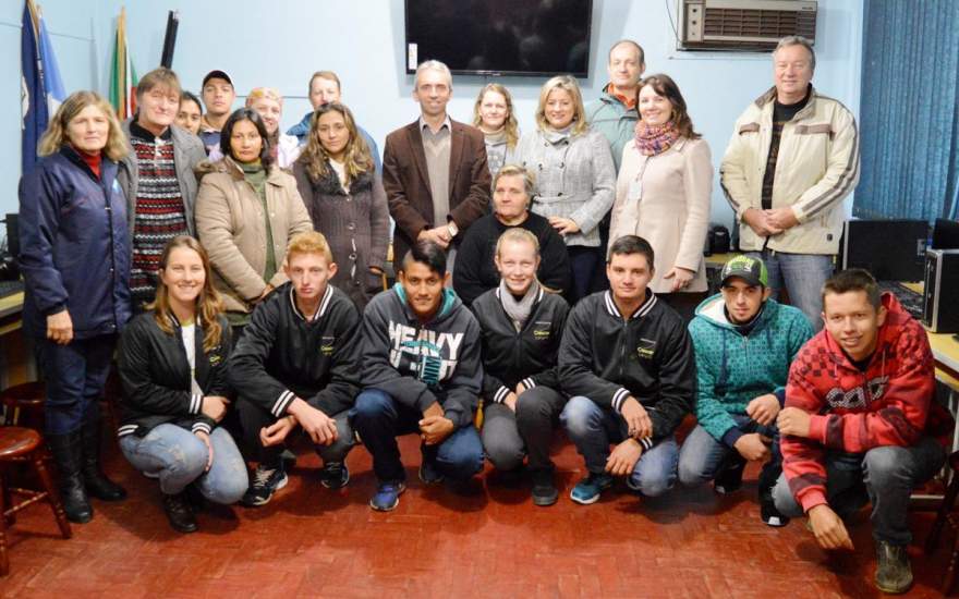 Curso de Informática para agricultores foi organizado pela turma de formandos do Instituto Crescer Legal de Candelária - Crédito: Divulgação