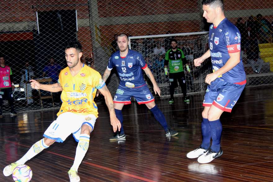 Atlético 4 x 3 Pelotas