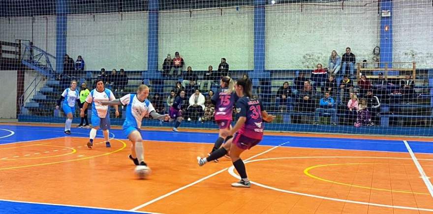 La Máfia 4 x 3 Acanjur (feminino)