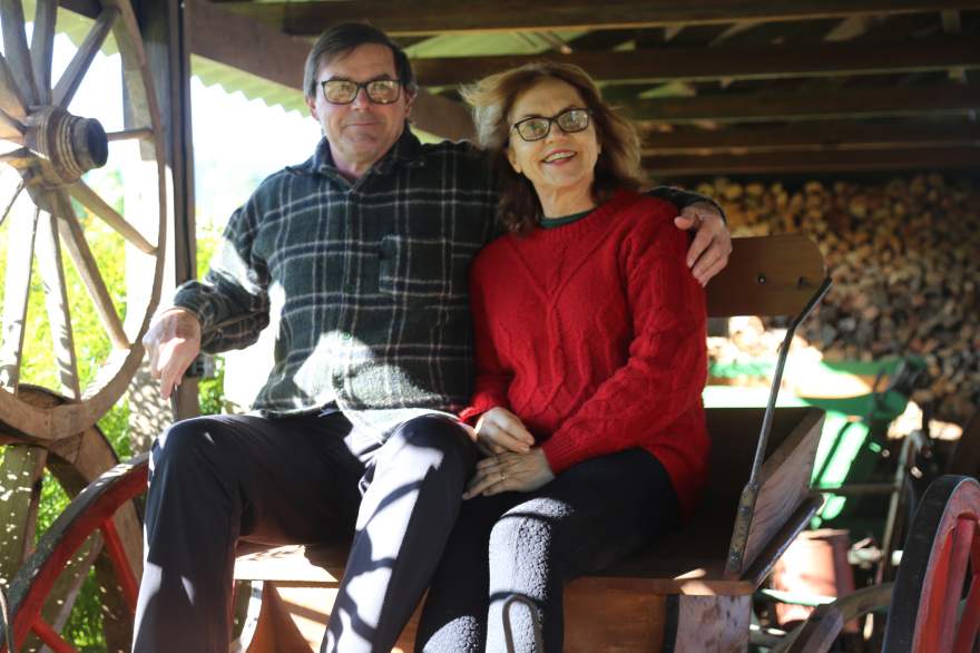  Roque, com sua esposa Rita: paixão por colecionar vem desde muito cedo (Fotos: Odete Jochims | Folha)