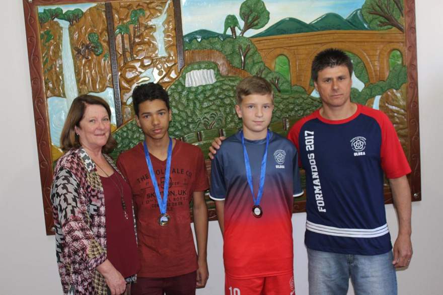 Rai Oliveira, da Escola Municipal Christiano Affonso Graeff e Henrique Tesche, do Colégio Ulbra Concórdia - Destaque Mirim masculino