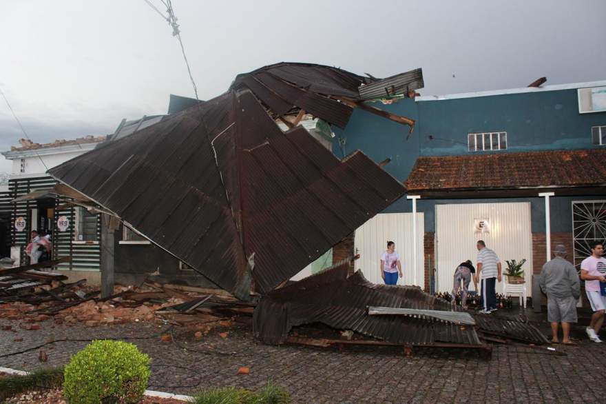 Outra imagem da destruição no prédio da ICG
