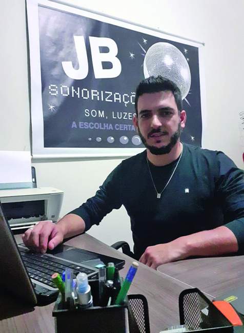 Juliano Chauveau e Silva, DJ, proprietário da JB Sonorizações e Gatupardu.
