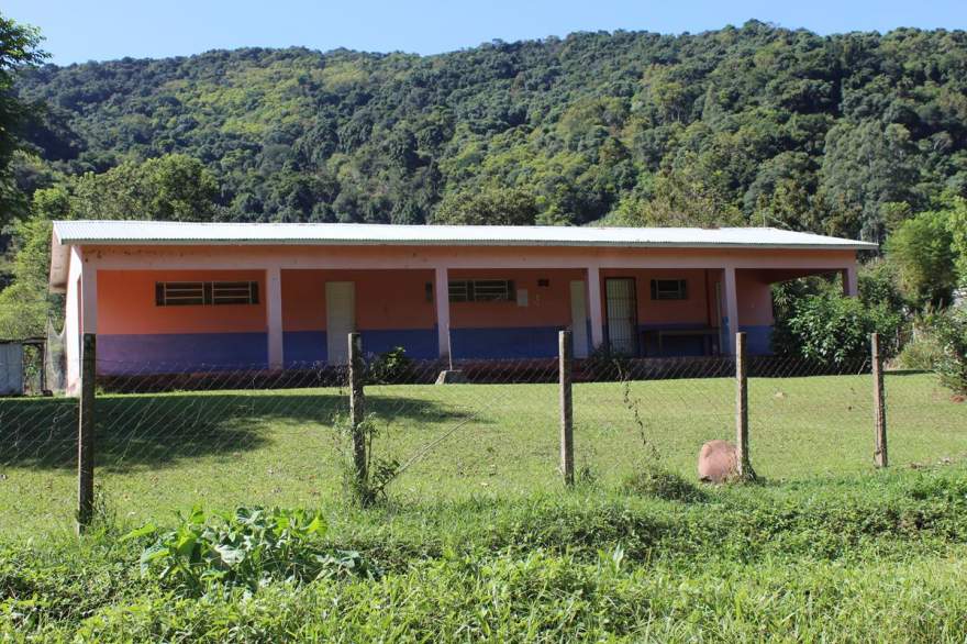 Escola Municipal Afonso Beise: fechada desde 2011
