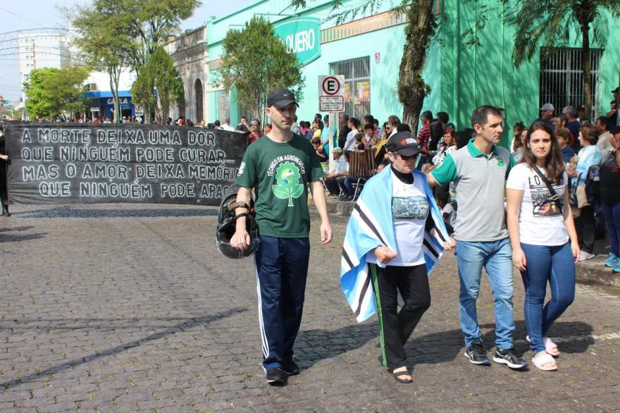 Mãe e irmãos participaram da homenagem ao professor Dione Lazzari