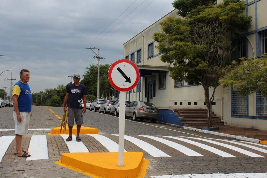 O professor de educação para o trânsito Nelson Farias: mais segurança para os alunos
