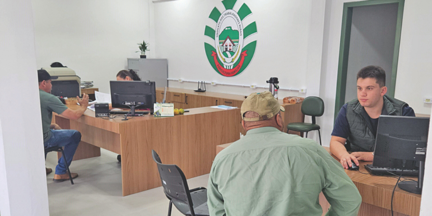 Diversos aposentados procuraram o STR para pedir ajuda referente a descontos indevidos (Foto: Arthur Lersch Mallmann | Folha de Candelária)