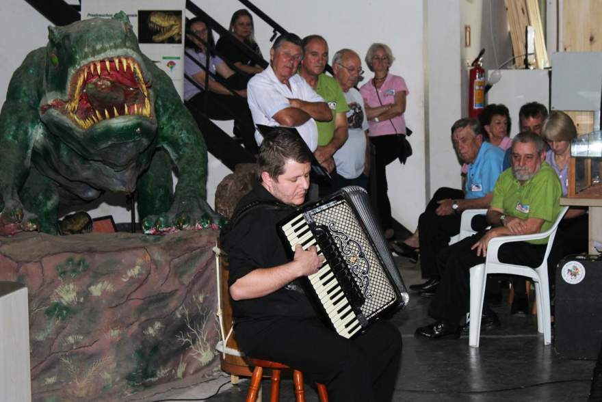 Dionatan Menezes, o Sassá, no acordeon