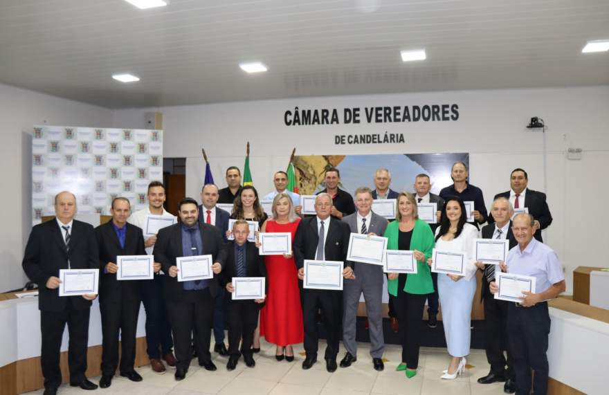 Prefeito e vice com vereadores e suplentes eleitos
