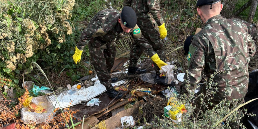Mutirão realizado no Rincão Comprido contou com apoio de militares (Foto: Divulgação | AI Prefeitura)