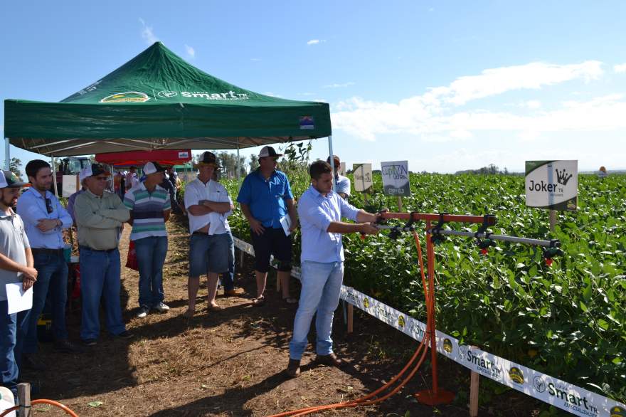 Produtores recebem informações técnicas sobre o manejo correto para a aplicação de fungicidas e herbicidas de alto desempenho