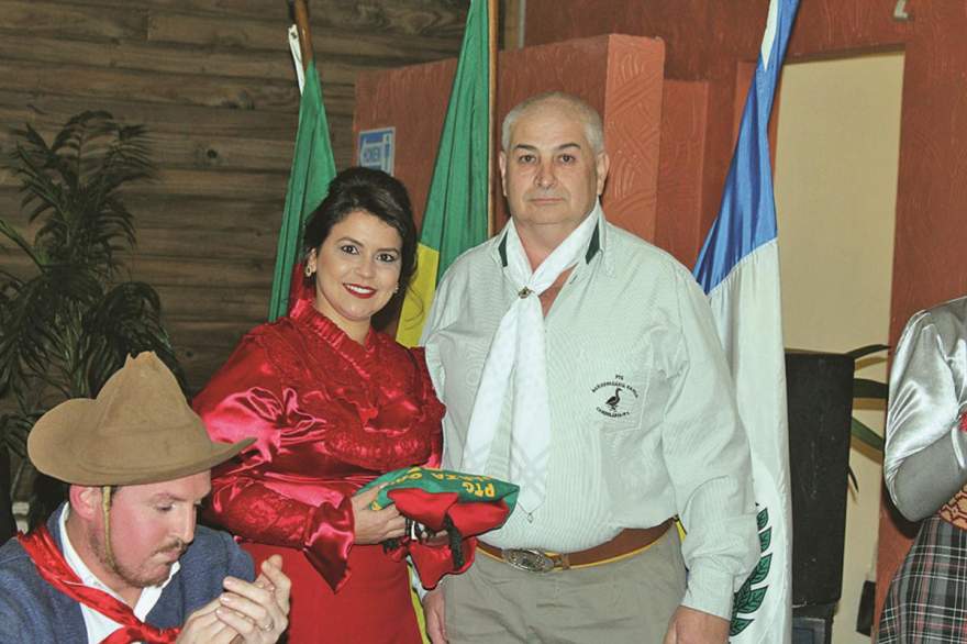 O fundador Paulo da Silveira deu posse a Aline Flores Steil como patroa do PTG Agropecuária Ganso