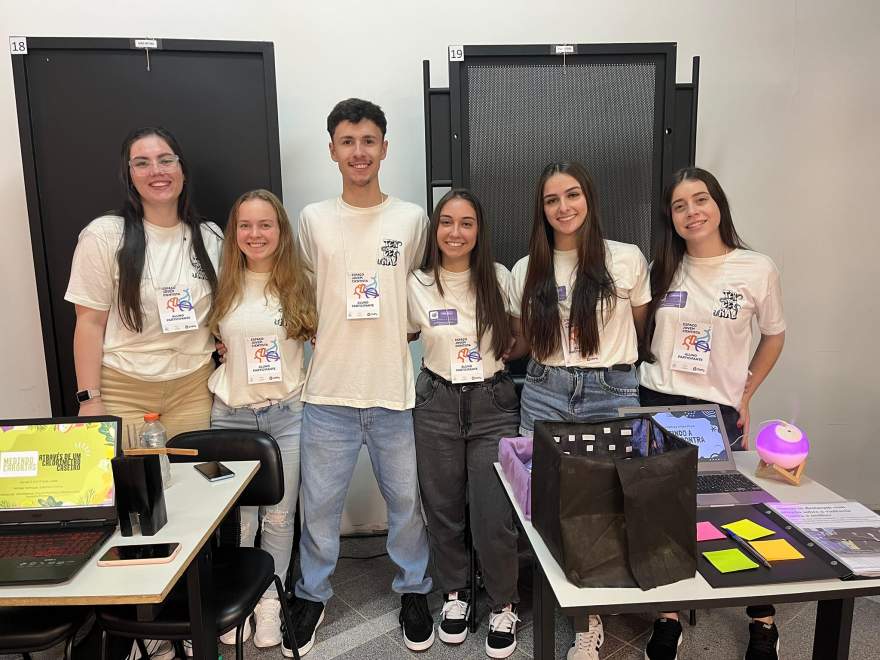 Estudantes do Guia desenvolveram um projeto de calorimetria e uma cabine sensitiva (Foto: Divulgação)