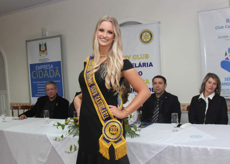 A Rainha do Rotary, Ana Julia Loewe