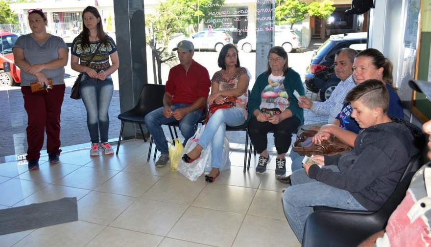 Por enquanto, o atendimento ainda é tranquilo. Mas nos últimos dias é certo que haverá filas e esperas mais prolongadas 
