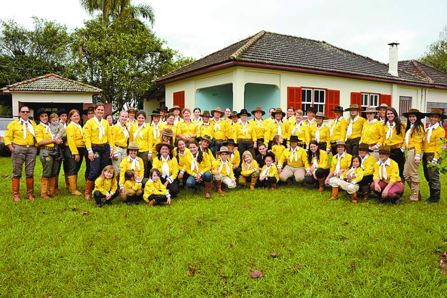 Grupo é composto por 80 cavaleiras