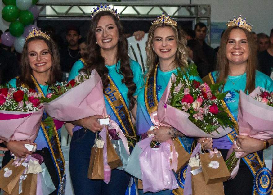 Geovana, Indiara, Sthefanny e Daiana, a nova Corte da ACANJUR.