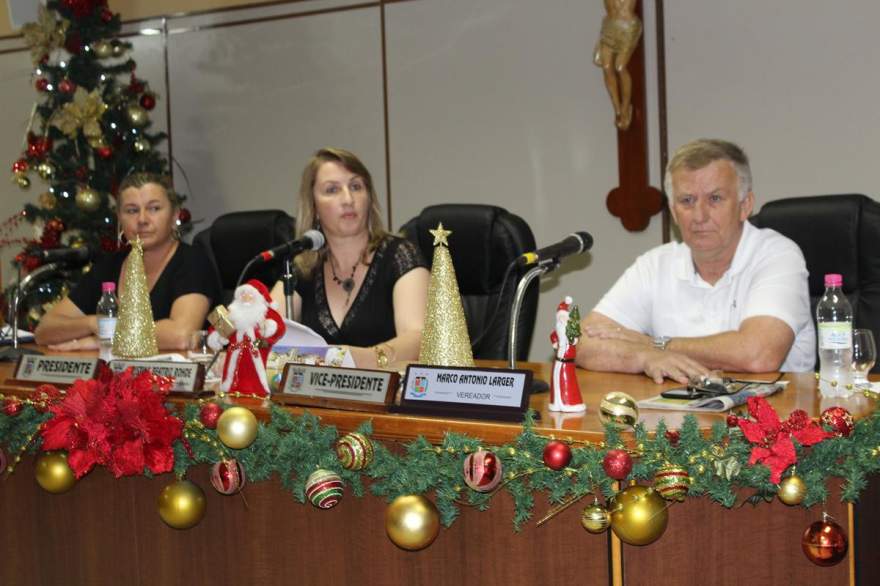 Clima ficou tenso entre os integrantes da atual mesa diretora