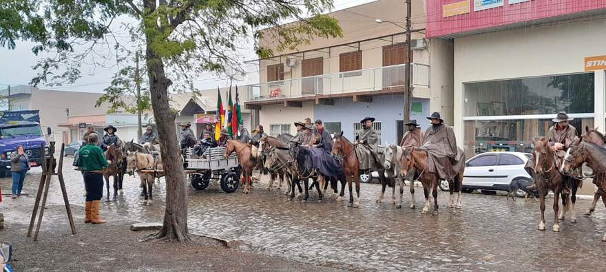 Chama Crioula foi trazida pelo CTG Querência do Cerro Branco no último domingo, 3 