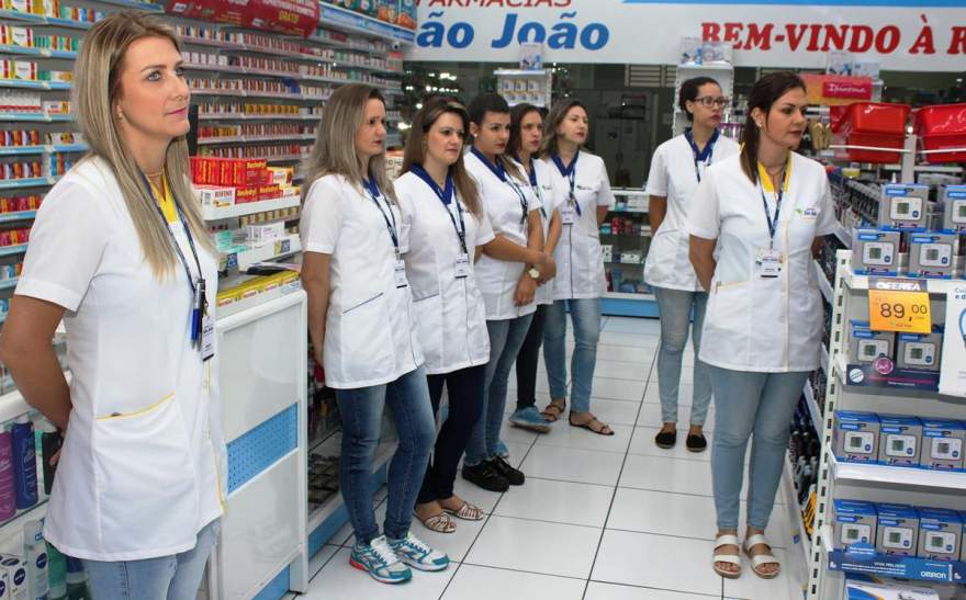 Os colaboradores da farmácia receberam treinamento específico para o Espaço da Beleza
