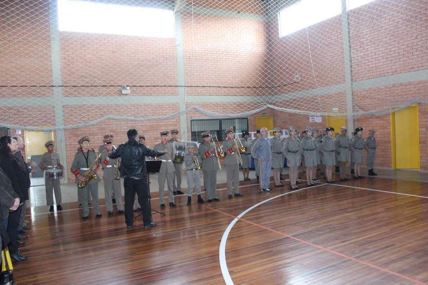 Apresentação do Pelotão Mirim da Brigada Militar na solenidade de abertura