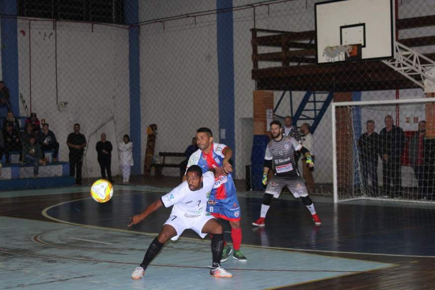 Atlético  3 x 4 Teutônia Futsal
