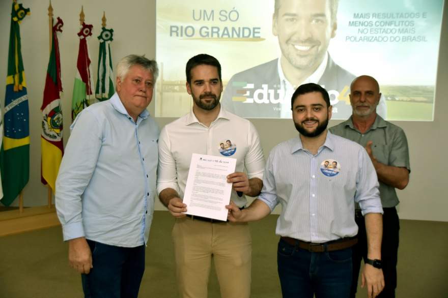 Em outubro, o presidente da ACIC, Clairton Kleinert, entregou um ofício com demandas para o governador | Foto: ACIC / Divulgação