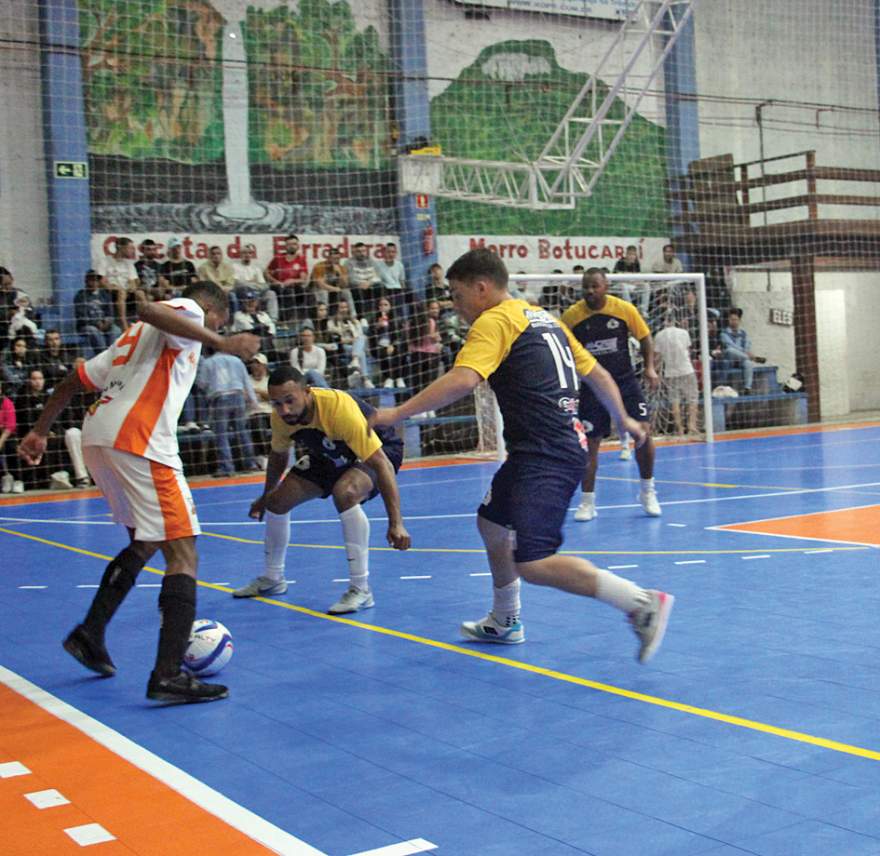 Na primeira semifinal, Semal derrotou o Maxxy por 3 a 0 