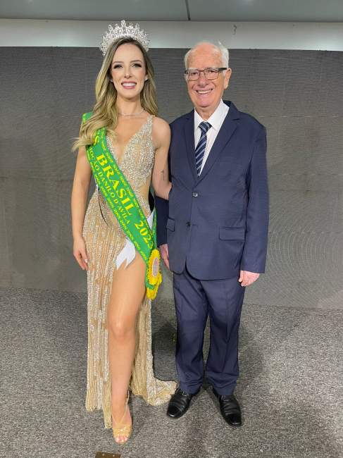 Miss  Brasil Globo 2023-Laura Catuzzo-PR com Danilo D’Avila  