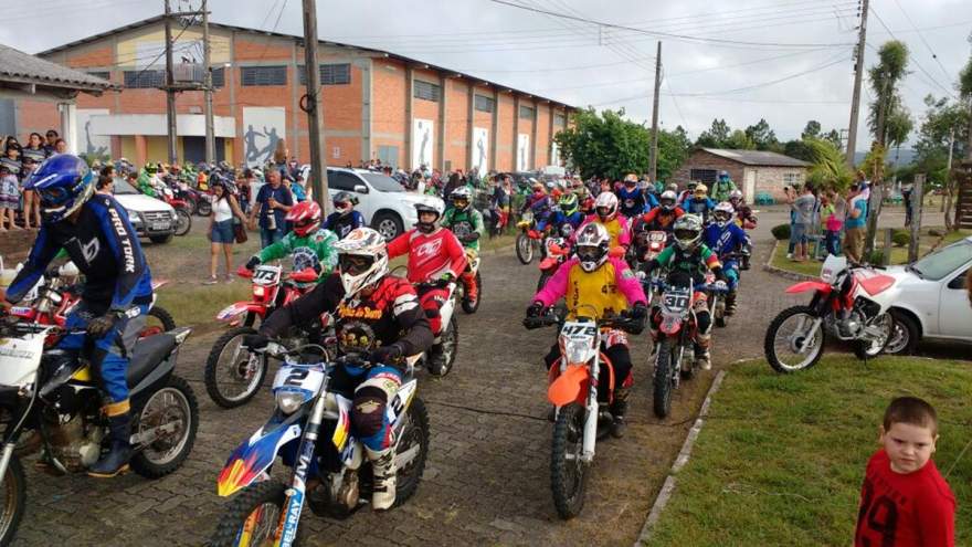 A largada da trilha no parque de eventos