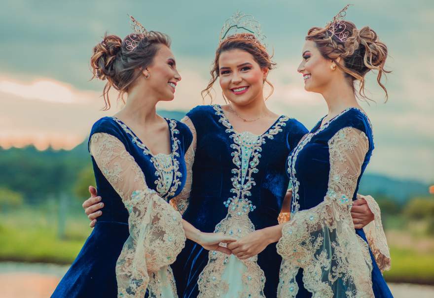 Paula Butzge, Bruna Flores Steil e Isabel Bohrer Porto