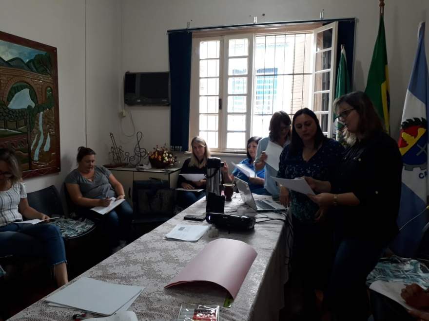 Professores estão debatendo à implantação da Base Nacional Comum Curricular (BNCC)